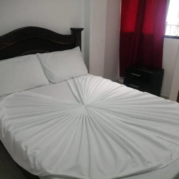 Hotel Cooptmotilon, hôtel à Pamplona