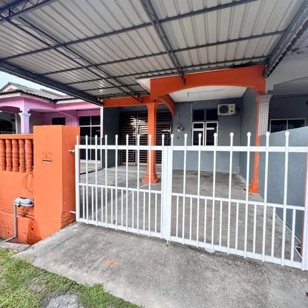D Anggun Homestay, hotel in Kampung Gurun