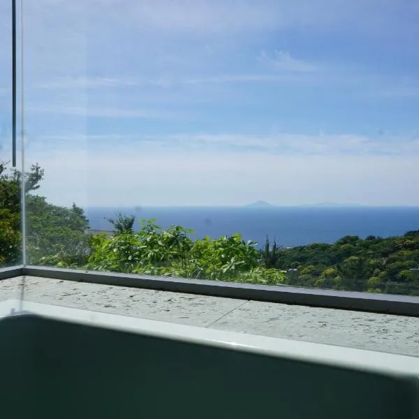 海を望む東伊豆の一棟貸し ula Ocean-view private stay in Izu، فندق في هيغاشيزو