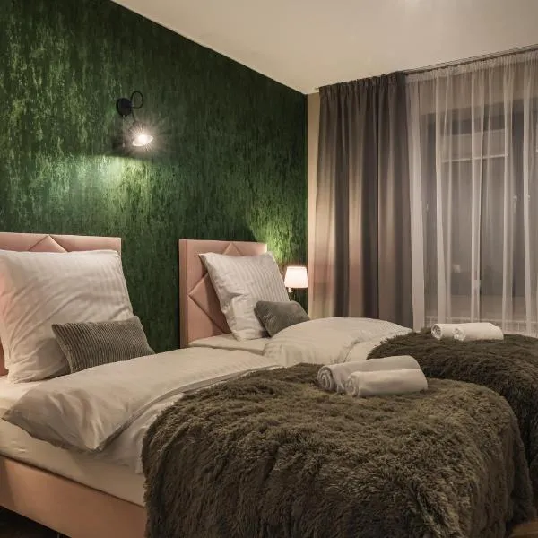 Cetyna Retreat - Dom w Beskidzie Sądeckim, 8 osób, szlaki, cisza, EV, hotel in Rytro