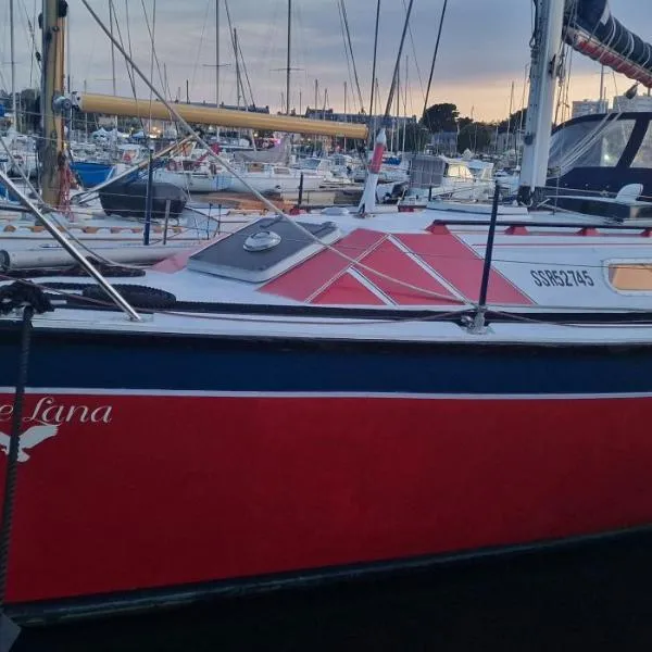 Ma Belle Lana, Chantereyne Marina, hotel u gradu Šerbur