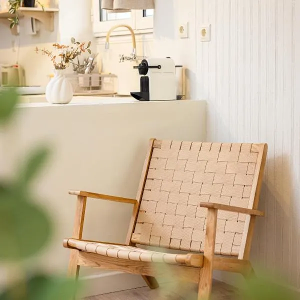 Aesop Homes, хотел в Питагорио