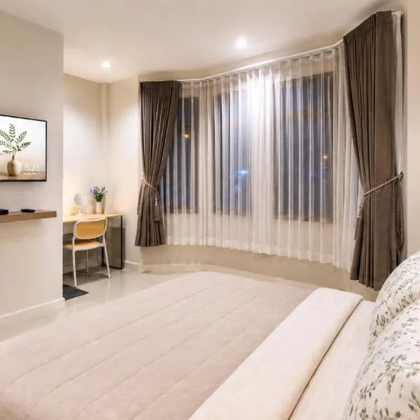 Urban Homie 40, Hotel in Langu