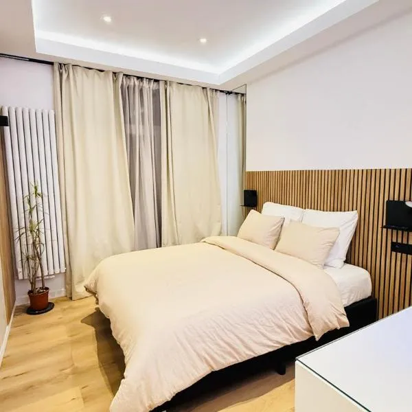 Designer studio with private garden Peaceful haven، فندق في بروكسل