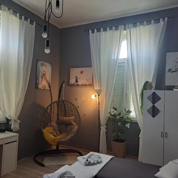 Peron 4-City & Station Stay, Hotel in Rijeka