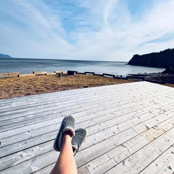 Aspy Bay Ocean Front Cottage, hotel in White Point