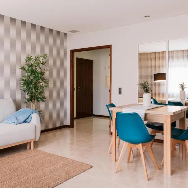 Lourença Stays - Vila Beach Apartment 1, viešbutis mieste Vila do Kondė