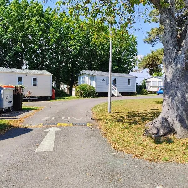 Rosie Caravan Selsey, hotell i Selsey
