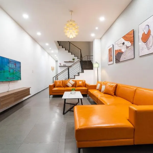 5BR Home - BBQ - City Centre - Free Pick Up for 3 nights, hotel in Ho Chi Minh City