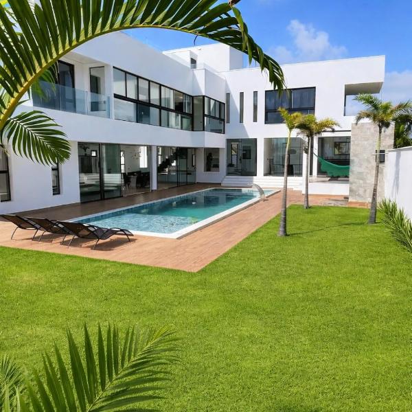 Luxury House with Sea View and Natural Pools Near Pipa