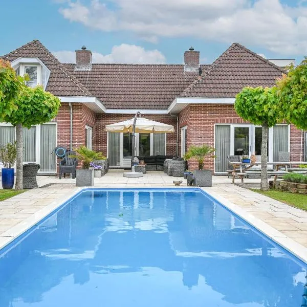 Gastehuis Madiba met privé zwembad en jacuzzi, hotel em Zeewolde