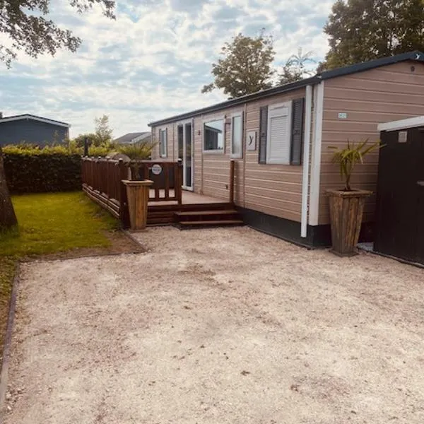 Chalet tussen Zee en Meer, viešbutis mieste Lauversogas