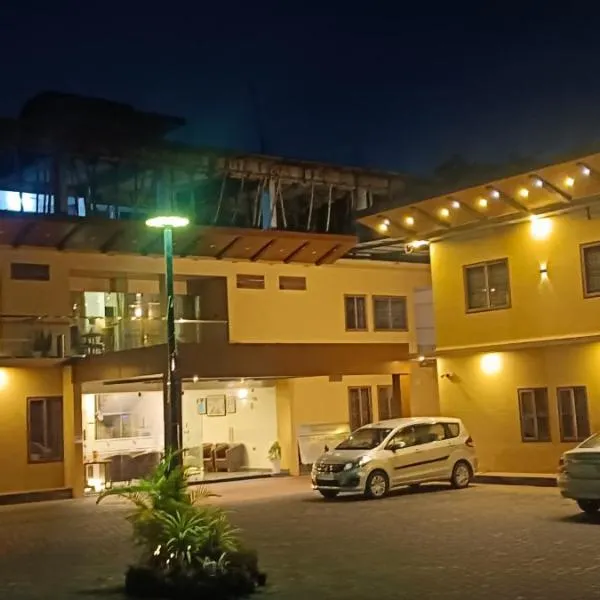Grand Vistara Airport Suites Cochin, מלון בנדומבסרי