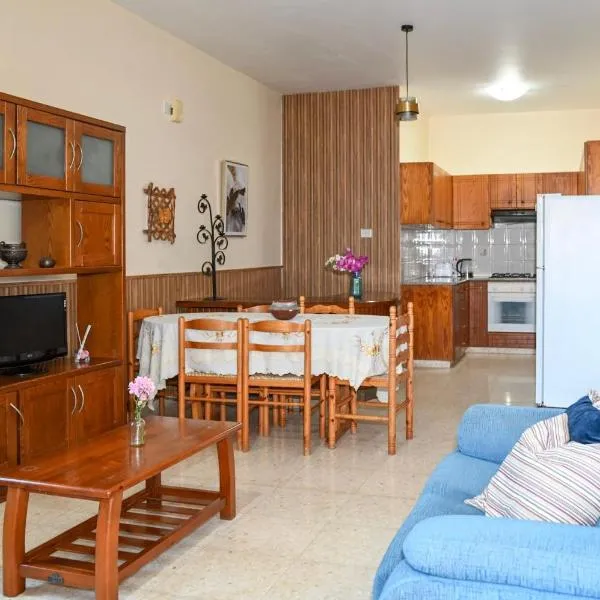 Kritos Apartments with Two Bedrooms, hotel em Argaka