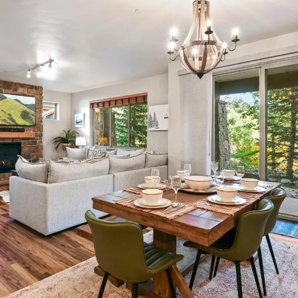 Downtown WP Condo 613 I Pool I Club House I Hot Tub I Great Views I Activity Program, Hotel in Winter Park