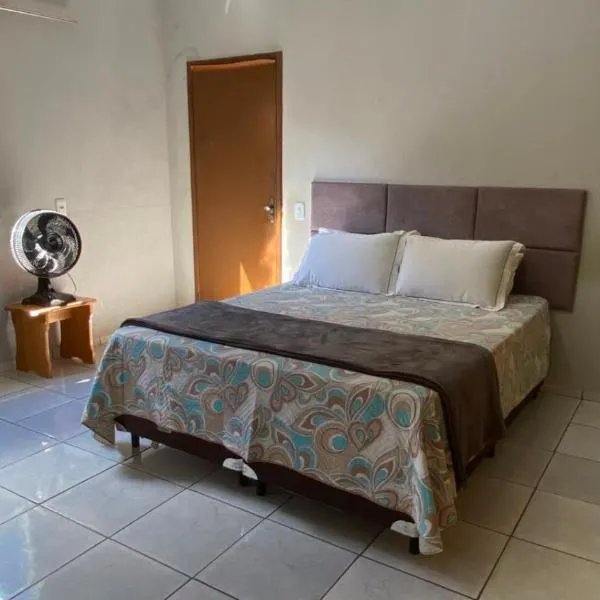 Suíte privativa confortável com Wifi, hotel vo Vilhene