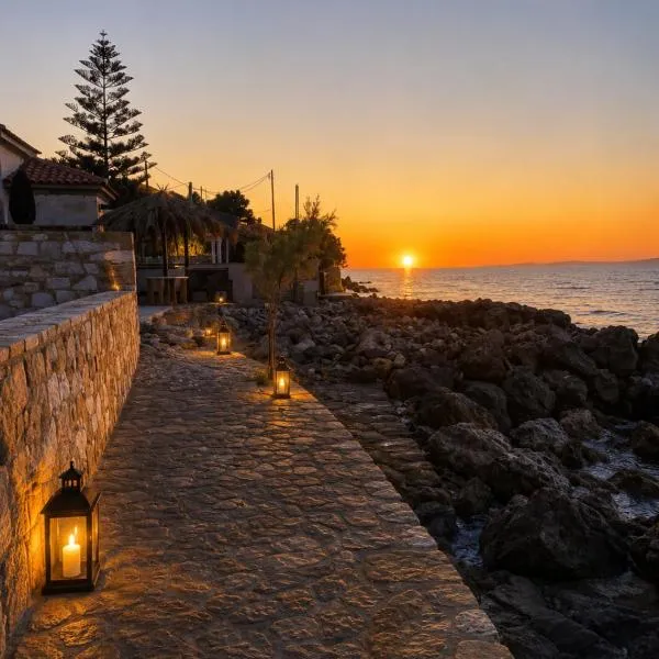 Villa Harmonia II-Seafront Retreat, hotel in Livadáki