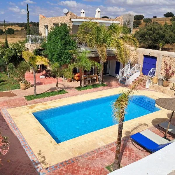 Domaine des Arganiers Piscine et Hammam 5 chambres, hotel em Et Tleta Hanchene