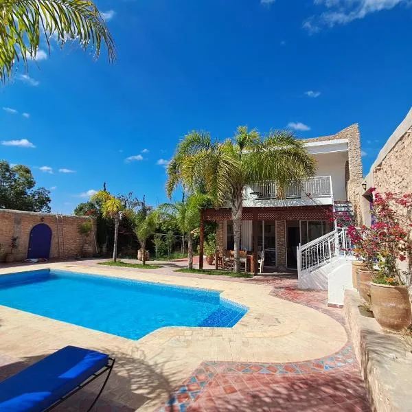 Domaine des Arganiers Piscine et Hammam 5 chambres, hotel a Et Tleta Hanchene