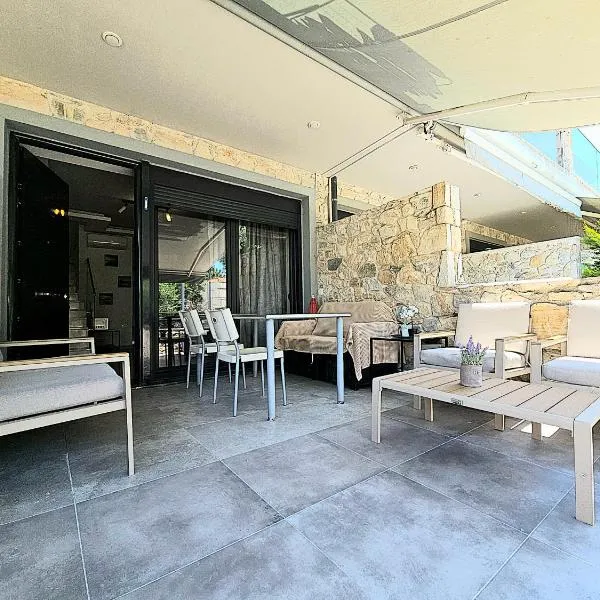 Maisonette by the sea, מלון בחניוטי