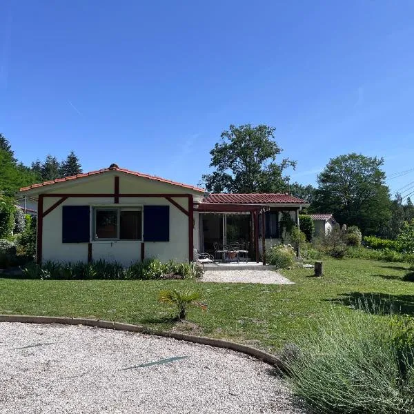 Cosy Cottage on the Lake, hôtel à Écuras