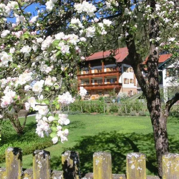 Gästehaus Struggl, hotel in Steindorf am Ossiacher See
