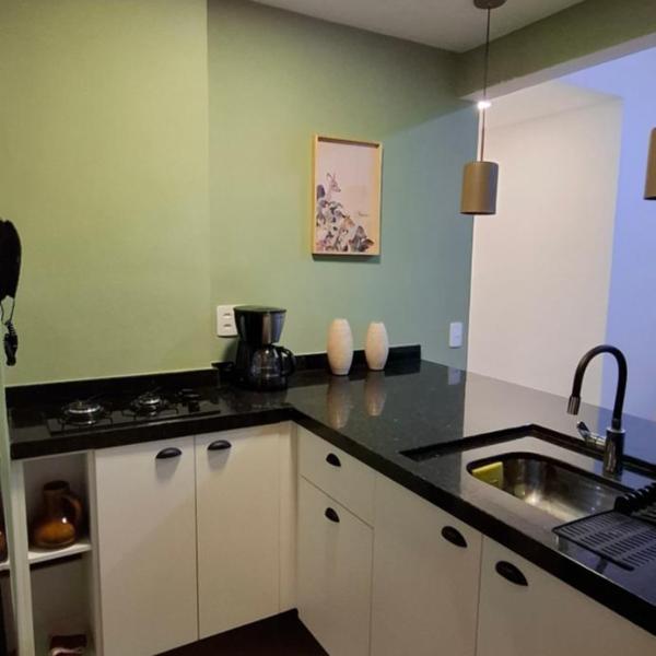 Apartamento recém-reformado em localização perfeita - Foto 4