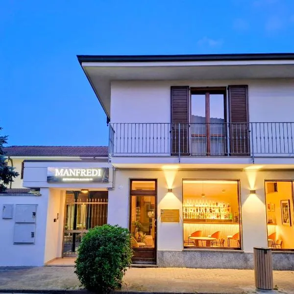 Manfredi ristorante con alloggio, hotel em Romentino