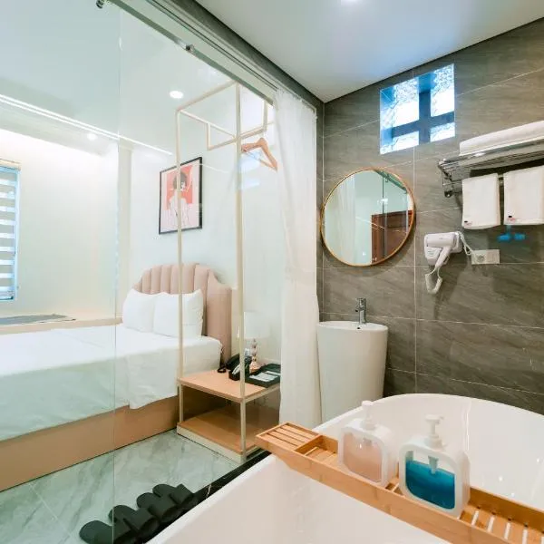 Nhật Tân Hotel Triển Lãm VEC - Đông Anh: Dong Anh şehrinde bir otel