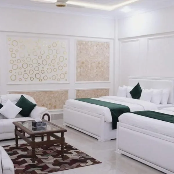 Pc Inn Executive Class Hotel, hotel v mestu Sukkur