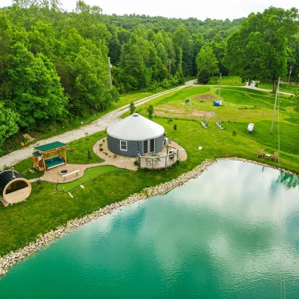 Secluded Waterfront Yurt with Wood-Fired Sauna near French Lick, Hotel in French Lick