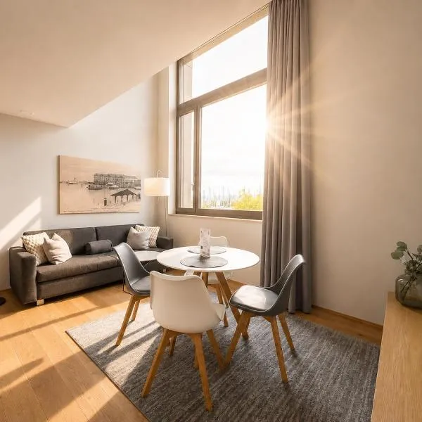 LAKE-LOFT APARTMENT's direkt im Hafen, hotell i Romanshorn