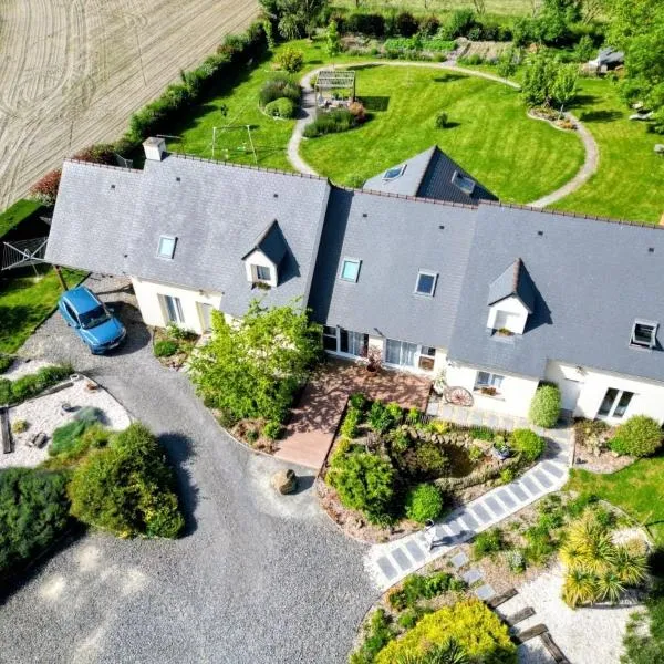 Chambres d'hôtes - Bed & Breakfast Homestay, hotel in Huisnes-sur-Mer