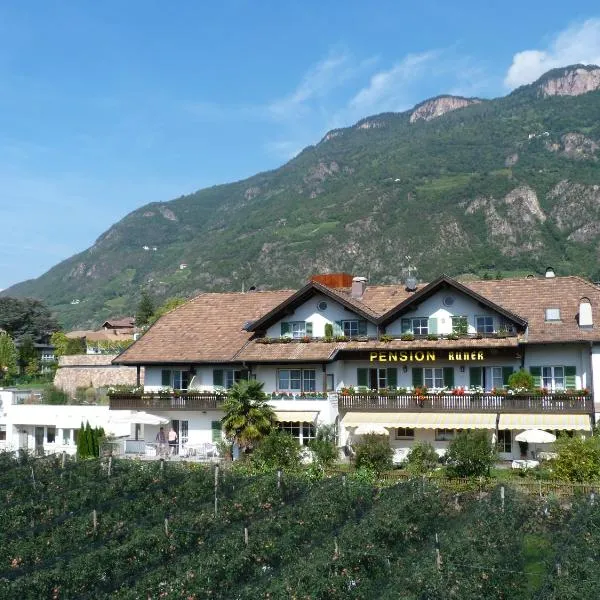 Pension Runer, hotel em Terlano