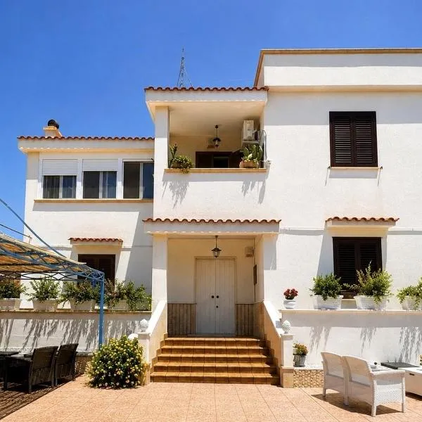 Villa Lucia appartamento Ischia, hotel in Leporano Marina
