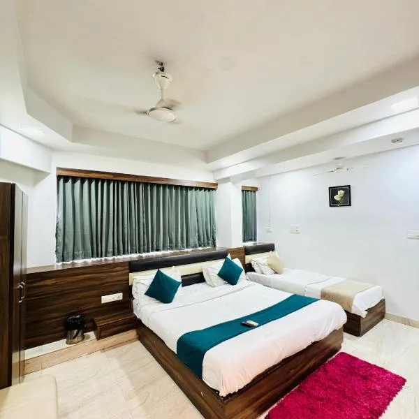 Sun hotel nehrunagar، فندق في أحمد آباد