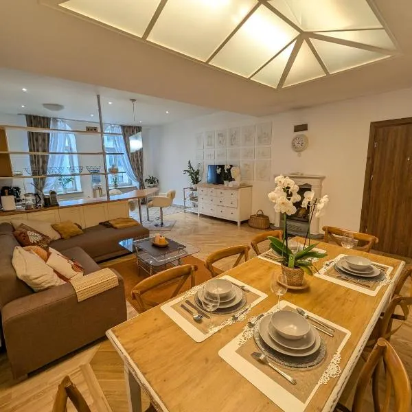 Spacious Apartment in Old Town Riga, hotel en Riga