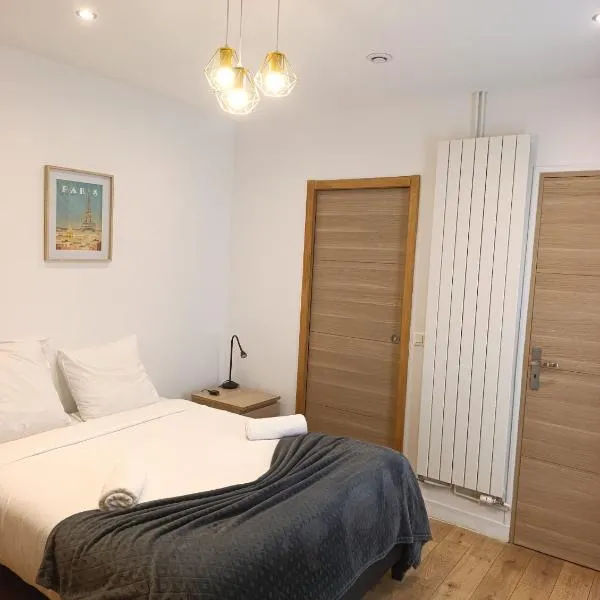 Grand appartement - La republique, hotel in Paris