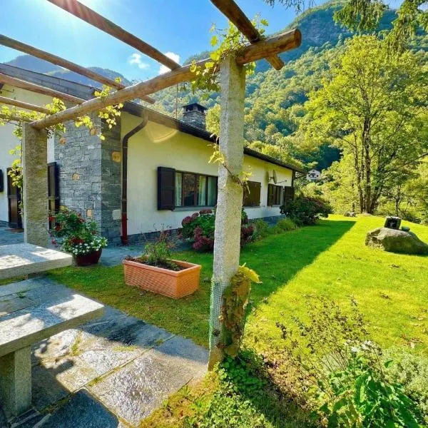 Casa Mima Chalets، فندق في Gerra Verzasca