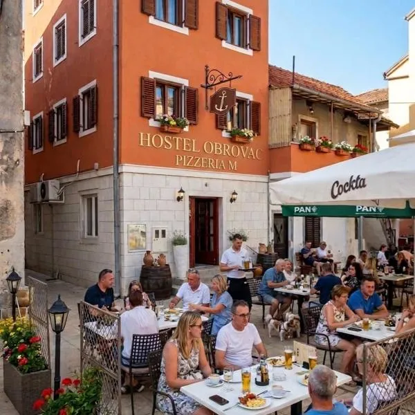 Hostel Obrovac、オブロヴァツのホテル