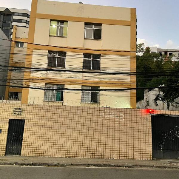 Apartamento 3 quartos bem localizado no Rio Vermelho