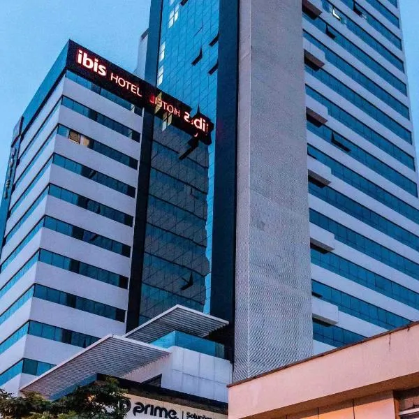 ibis Palmas Avenida JK، فندق في بالماس