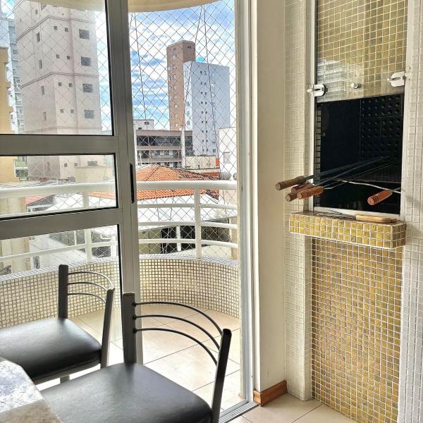 Apto completo apenas 50 m da praia - para 10 hóspedes - 4 quarto - 4 banheiros com vaga de garagem e kit praia, para grupos e família - Foto 3