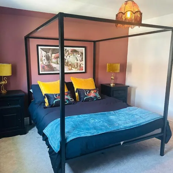 The Secret Cottage, hotel din Worcester