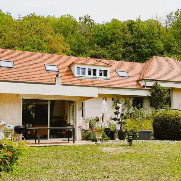 Chambres Les Hauts de la Vaucouleur, hotel a Auffreville-Brasseuil