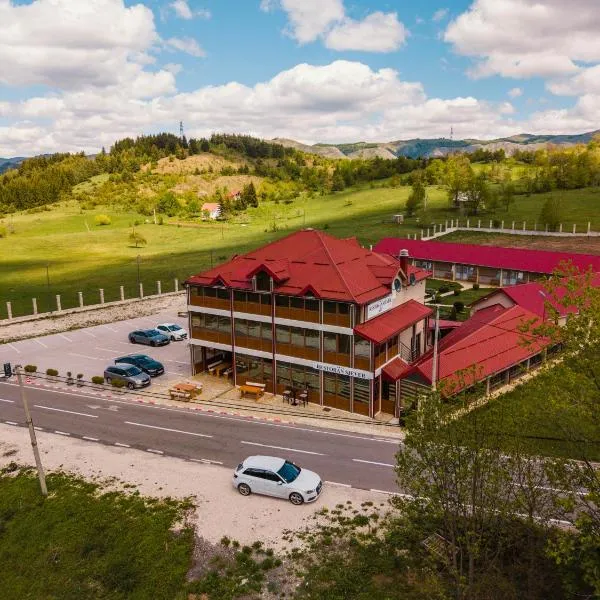 Hotel Sjever、Šavnikのホテル