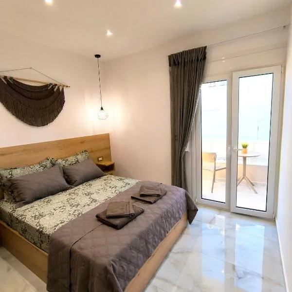 Anthouli homes 4, steps from beach and centre, hotelli kohteessa Kardamaina