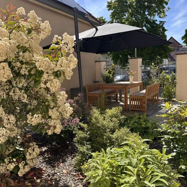 Altstadtdomizil Zur Promenade Torgau mit Balkon und Klimaanlage, hotel en Torgau