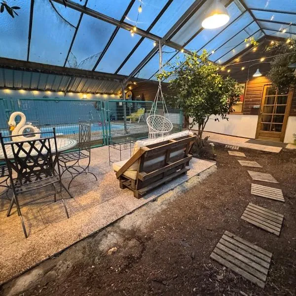 L'Oasis des Falaises, serre tropicale, piscine et grand jardin, хотел в Bordeaux-Saint-Clair