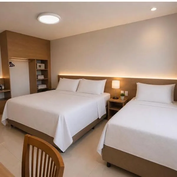Hotel Blue Tree Acomoda 4 pessoas โรงแรมในมาเนาส์